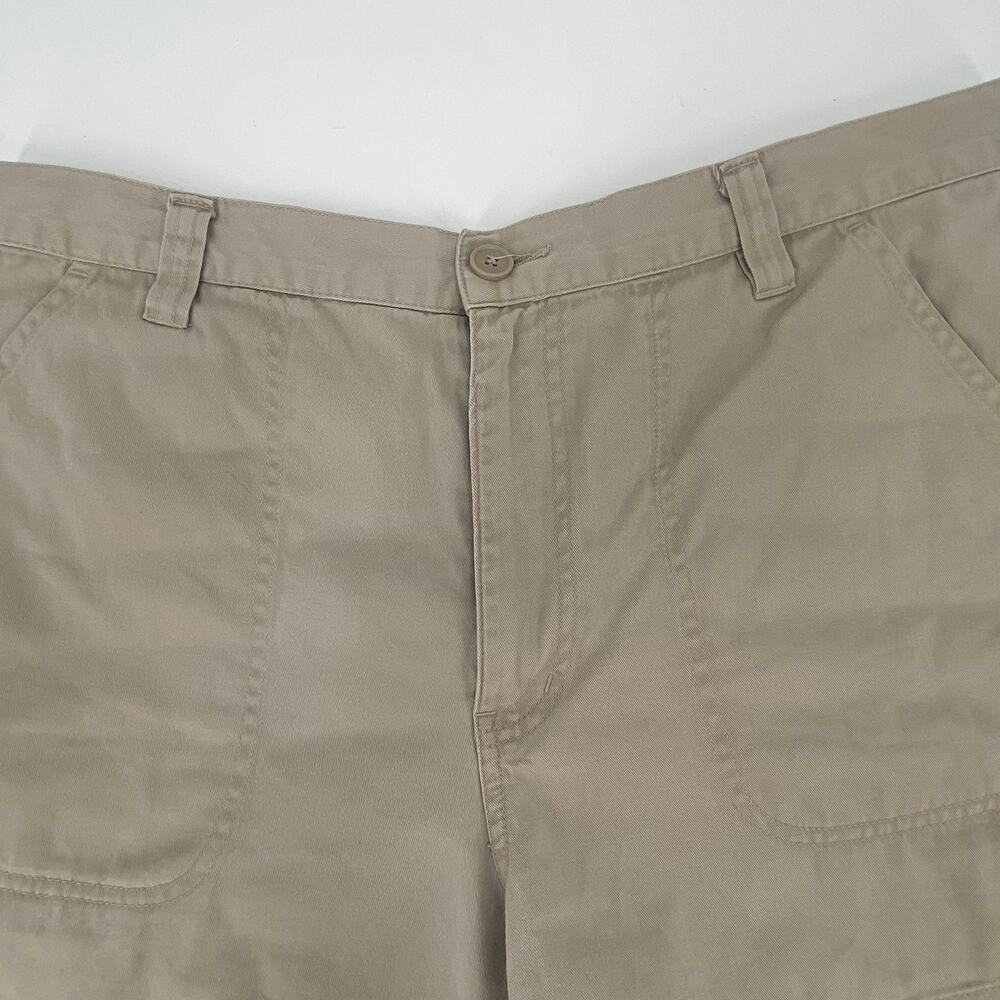 Old Navy Mid Rise Shorts - Picture 2 of 5